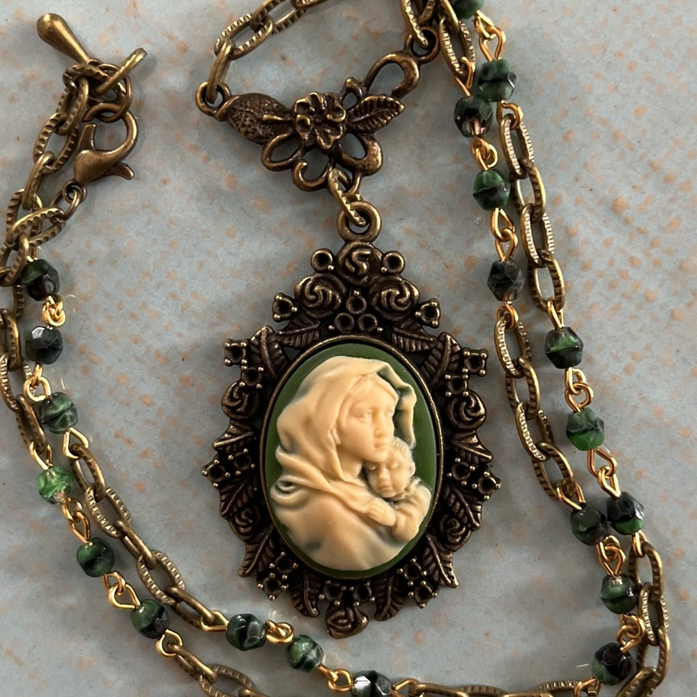 Vintage Style Mother Mary & Child Cameo Necklace Malachite Beads